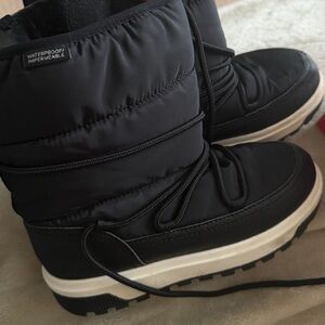 H&M Black Quilted Winter Snow Boots